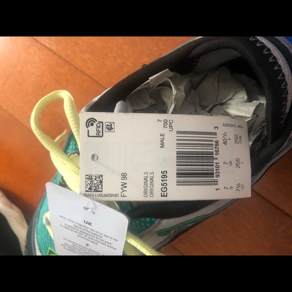 Adidas Solutions Sneakers ✨ - Picture 5 of 5